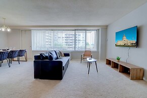 Awesome 2 BR Condo Crystal City