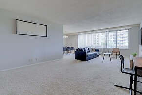 Awesome 2 BR Condo Crystal City