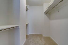 Awesome 2 BR Condo Crystal City