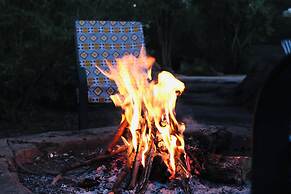 Holistic Hive Retreat House - Luxury on the Farm