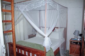 Holistic Hive Retreat House - Luxury on the Farm