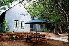 Holistic Hive Retreat House - Luxury on the Farm