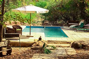 Holistic Hive Retreat House - Luxury on the Farm