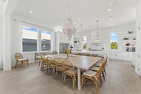 Emerald Sunset by Avantstay 9bdr Villa Pool+game Room+rooftop+walk to 