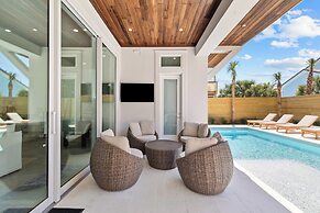 Emerald Sunset by Avantstay 9bdr Villa Pool+game Room+rooftop+walk to 