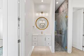 Emerald Sunset by Avantstay 9bdr Villa Pool+game Room+rooftop+walk to 