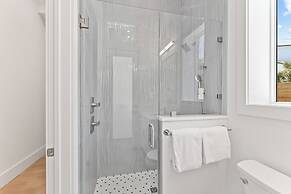 Emerald Sunset by Avantstay 9bdr Villa Pool+game Room+rooftop+walk to 