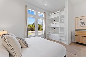 Emerald Sunset by Avantstay 9bdr Villa Pool+game Room+rooftop+walk to 