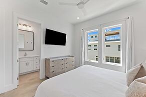 Emerald Sunset by Avantstay 9bdr Villa Pool+game Room+rooftop+walk to 