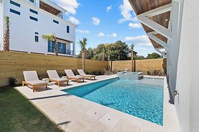 Emerald Sunset by Avantstay 9bdr Villa Pool+game Room+rooftop+walk to 