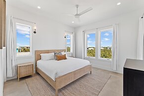 Emerald Sunset by Avantstay 9bdr Villa Pool+game Room+rooftop+walk to 