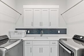 Emerald Sunset by Avantstay 9bdr Villa Pool+game Room+rooftop+walk to 