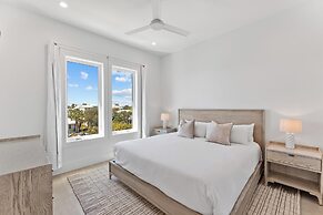 Emerald Sunset by Avantstay 9bdr Villa Pool+game Room+rooftop+walk to 