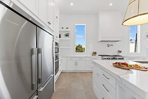 Emerald Sunset by Avantstay 9bdr Villa Pool+game Room+rooftop+walk to 