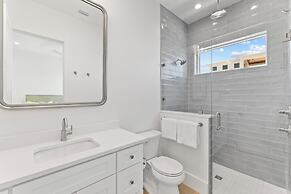 Emerald Sunset by Avantstay 9bdr Villa Pool+game Room+rooftop+walk to 