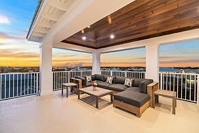 Emerald Sunset by Avantstay 9bdr Villa Pool+game Room+rooftop+walk to 