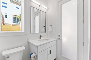 Emerald Sunset by Avantstay 9bdr Villa Pool+game Room+rooftop+walk to 