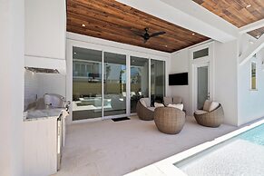 Emerald Sunset by Avantstay 9bdr Villa Pool+game Room+rooftop+walk to 