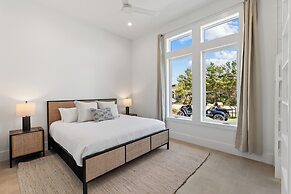 Emerald Sunset by Avantstay 9bdr Villa Pool+game Room+rooftop+walk to 