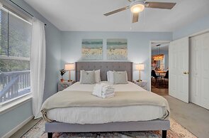 Ion by Avantstay Walk to Beach, Dining, Shopping Central Location Deck