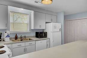 Ion by Avantstay Walk to Beach, Dining, Shopping Central Location Deck