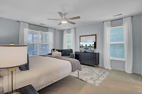 Ion by Avantstay Walk to Beach, Dining, Shopping Central Location Deck