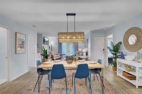 Ion by Avantstay Walk to Beach, Dining, Shopping Central Location Deck