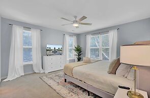 Ion by Avantstay Walk to Beach, Dining, Shopping Central Location Deck