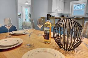 Ion by Avantstay Walk to Beach, Dining, Shopping Central Location Deck