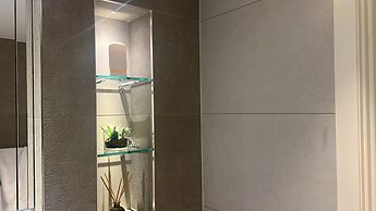 Impeccable 1-bed Apartment