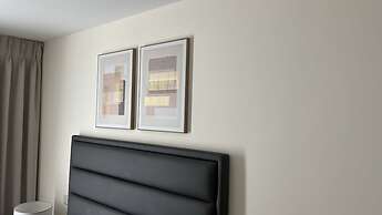 Impeccable 1-bed Apartment