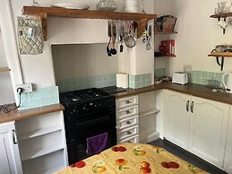 Peaceful Riverside Cottage in Machen, Caerphilly
