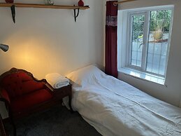 Peaceful Riverside Cottage in Machen, Caerphilly
