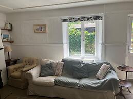 Peaceful Riverside Cottage in Machen, Caerphilly