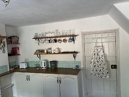 Peaceful Riverside Cottage in Machen, Caerphilly