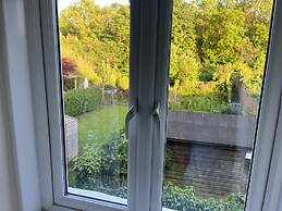 Peaceful Riverside Cottage in Machen, Caerphilly