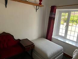 Peaceful Riverside Cottage in Machen, Caerphilly