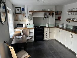 Peaceful Riverside Cottage in Machen, Caerphilly