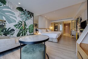 Boutech Wuri Village Hotel