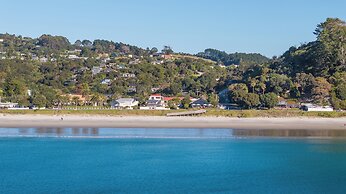 Waiata Beach House - Onetangi Beach
