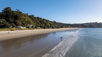 Waiata Beach House - Onetangi Beach