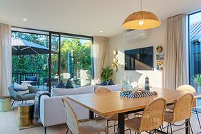 Waiata Beach House - Onetangi Beach