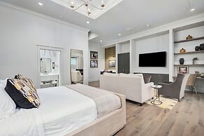 The Flying Fifty, a Luxury Boutique Hotel