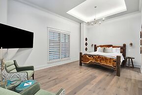 The Flying Fifty, a Luxury Boutique Hotel