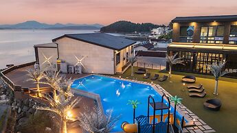 Yeosu Kinolkids Poolvilla
