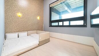 Yeosu Kinolkids Poolvilla