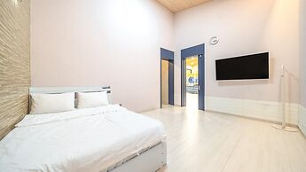 Yeosu Kinolkids Poolvilla