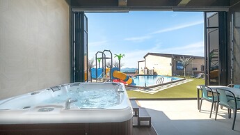 Yeosu Kinolkids Poolvilla