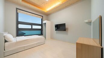 Yeosu Kinolkids Poolvilla