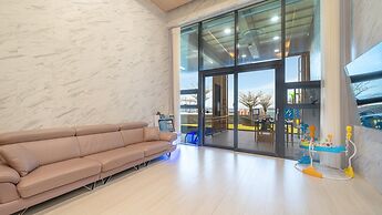 Yeosu Kinolkids Poolvilla